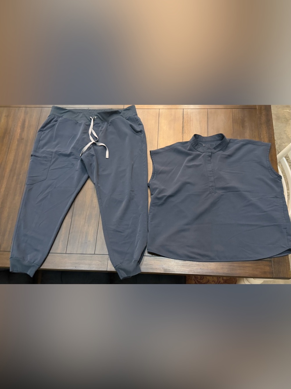 FIGS scrub set dark harbour Rafaela top Zamora bottoms